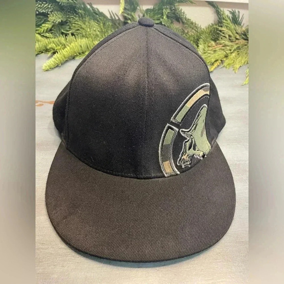 Never worn! METAL MULISHA Flex Fit Cap - Picture 9 of 9